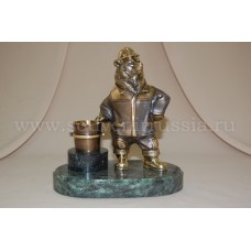 ​Скульптура Медведь металлург на змеевике (на заказ)